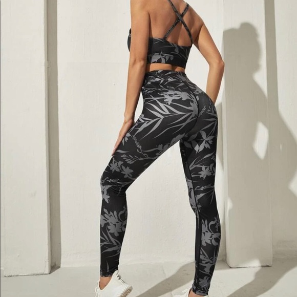 Black and gray Tropical Sport Set - Picture 2 of 3